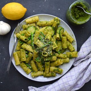 Opskrift vegansk pasta med grønkåls pesto