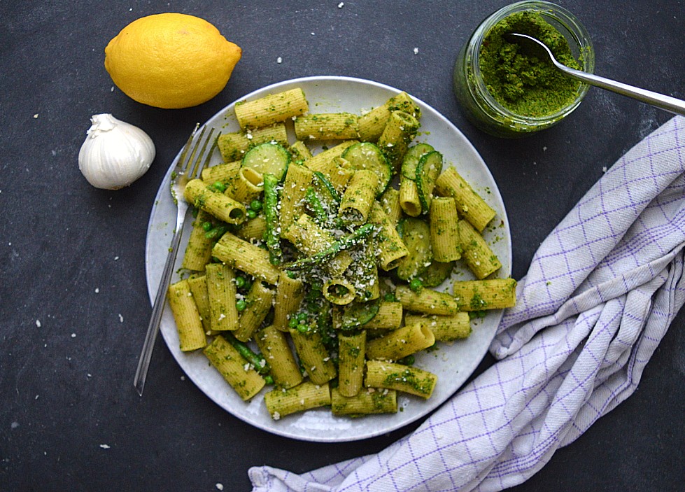 Opskrift vegansk pasta med grønkåls pesto